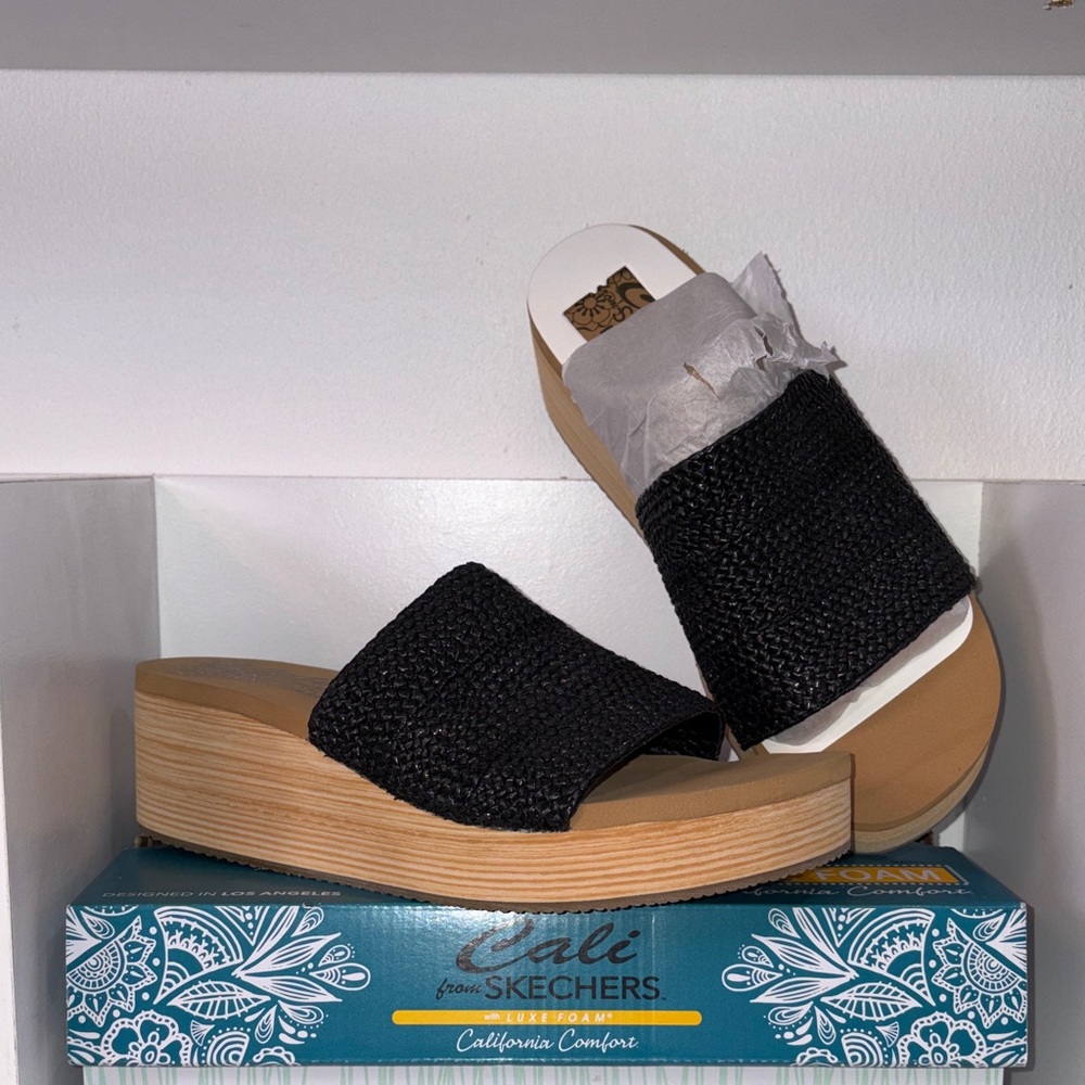 Skechers Women's Black Woven Platform Slides